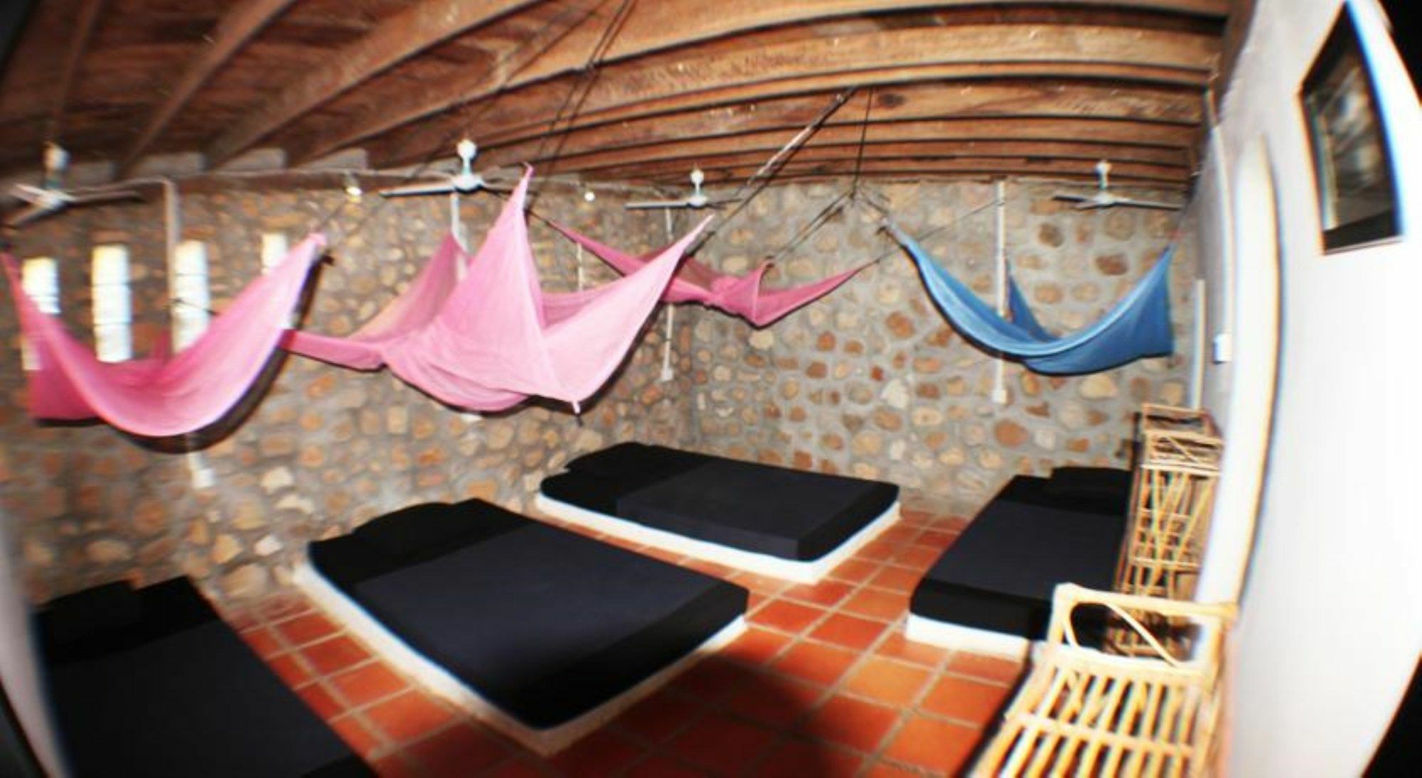 Bed and Breakfast Kepmandou Lounge-Bar Экстерьер фото